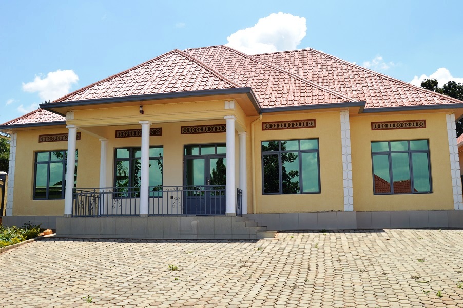 A VERY NICE 4 BEDROOMS HOUSE FOR SALE AT KICUKIRO
